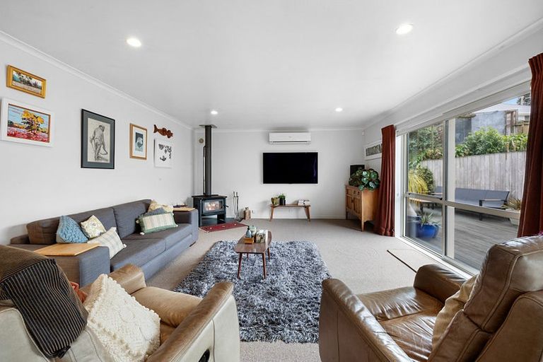 Photo of property in 24 Moulton Street, Moturoa, New Plymouth, 4310