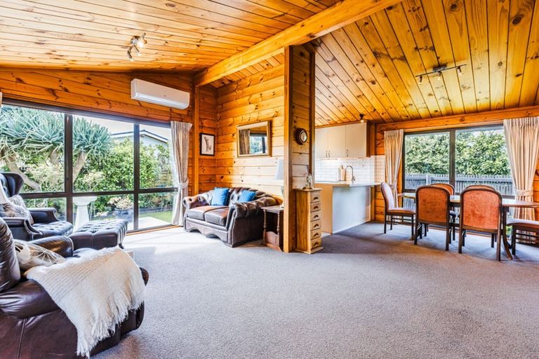 Photo of property in 89a Rosehill Drive, Rosehill, Papakura, 2113