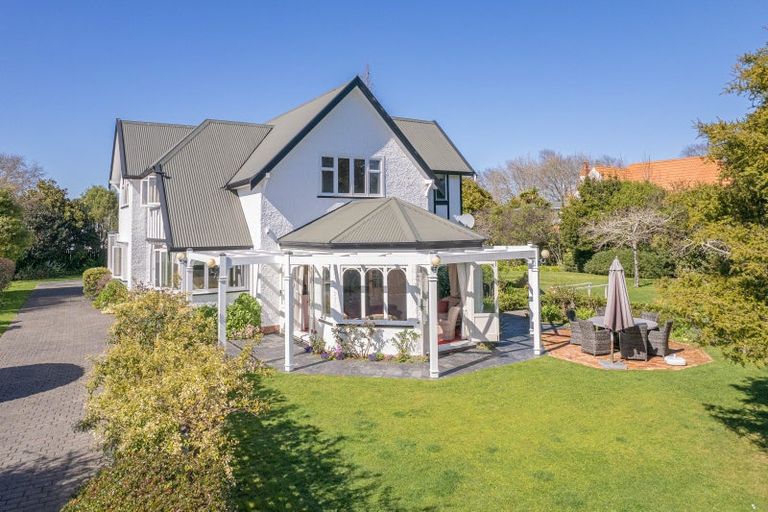 Photo of property in 32 Brassey Road, Saint Johns Hill, Whanganui, 4500