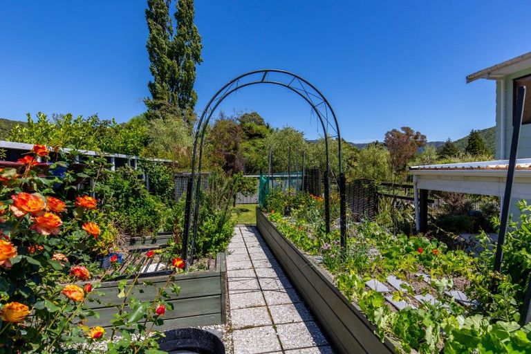 Photo of property in 312e Waikawa Road, Waikawa, Picton, 7220