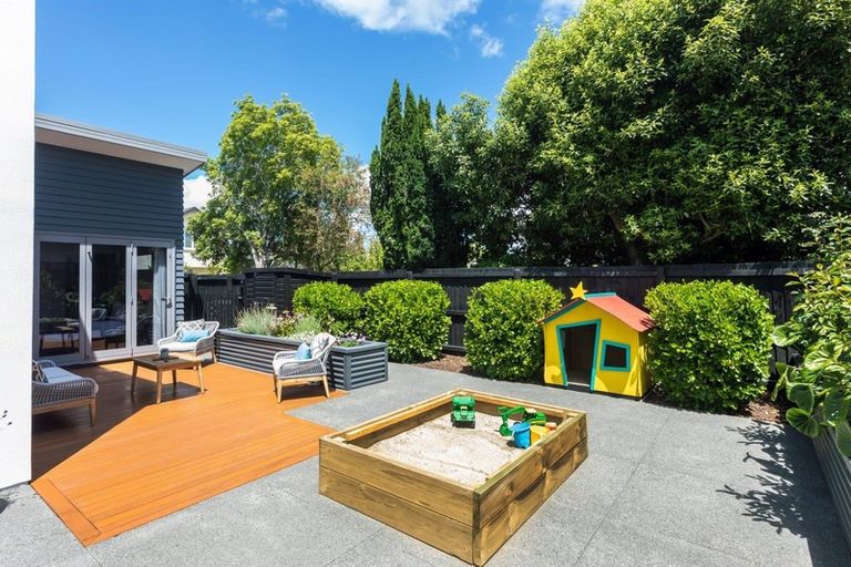 Photo of property in 15a Tomes Road, St Albans, Christchurch, 8052