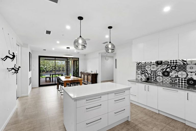 Photo of property in 46 Holiday Drive, Mairehau, Christchurch, 8052