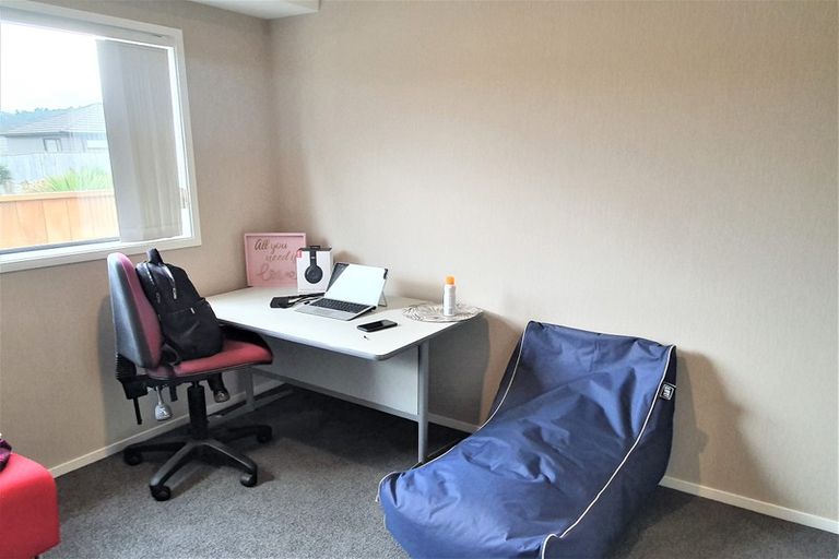 Photo of property in 28 Speldhurst Grove, Stokes Valley, Lower Hutt, 5019