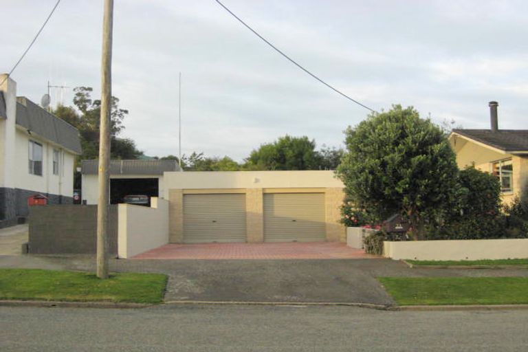 Photo of property in 2 Holmes Street, Holmes Hill, Oamaru, 9401