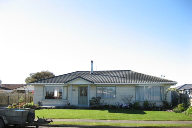 Photo of property in 2 Mcilwaine Place, Marton, 4710