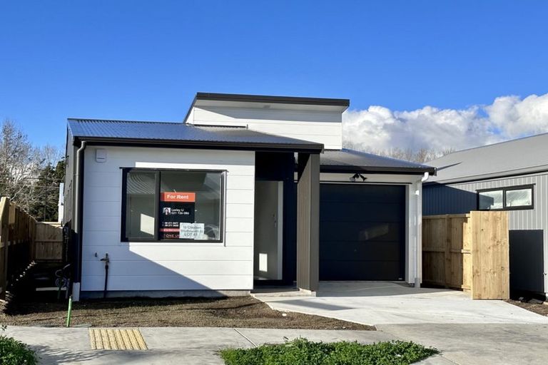 Photo of property in 10 Clayden Shuttleworth Street, Papakura, 2110