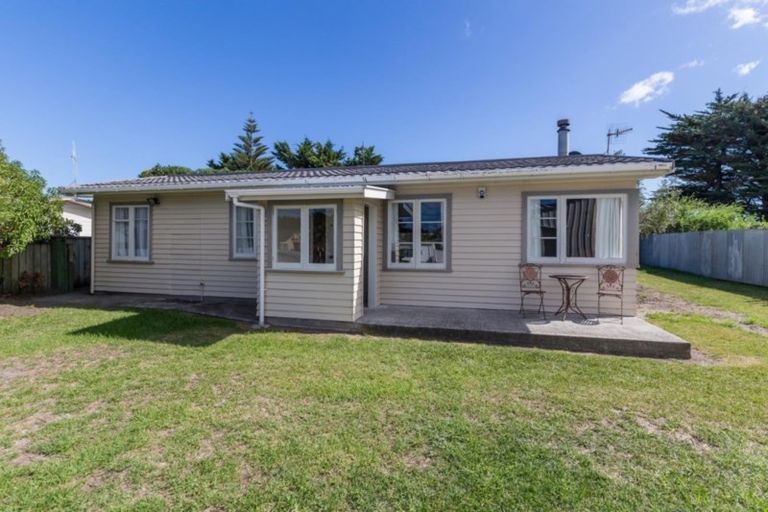 Photo of property in 30 Muapoko Street, Himatangi Beach, Foxton, 4891