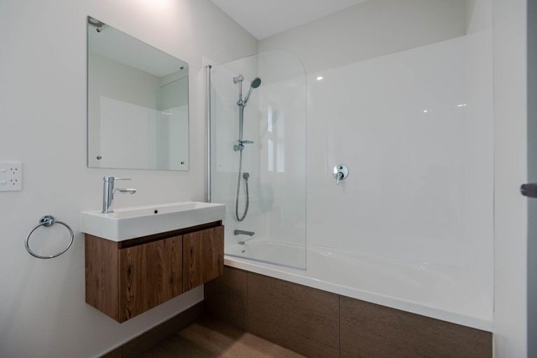 Photo of property in 27d Ranui Terrace, Tawa, Wellington, 5028