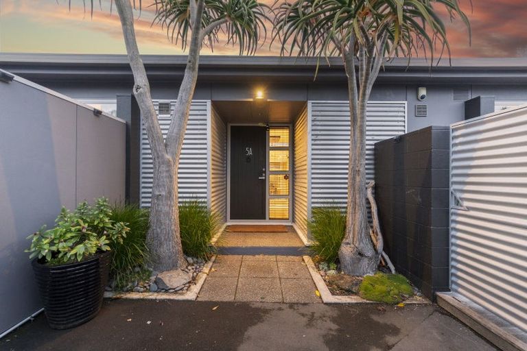 Photo of property in 1/5 Whareora Terrace, Cashmere, Christchurch, 8022