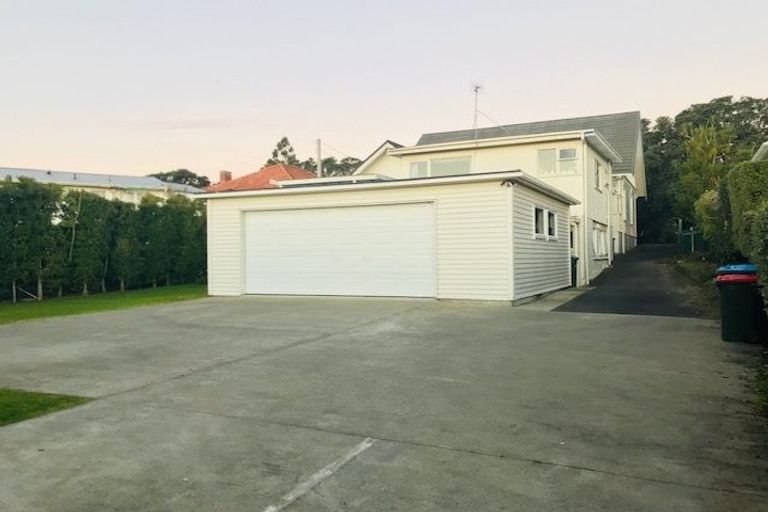 Photo of property in 7 Aratonga Avenue, Greenlane, Auckland, 1051