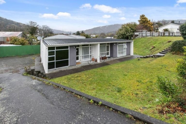 Photo of property in 11b Rowe Parade, Wainuiomata, Lower Hutt, 5014