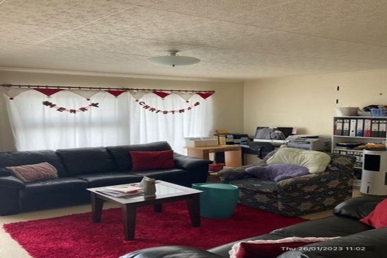 Photo of property in 2/37 Simon Ellice Drive, Bayview, Auckland, 0629