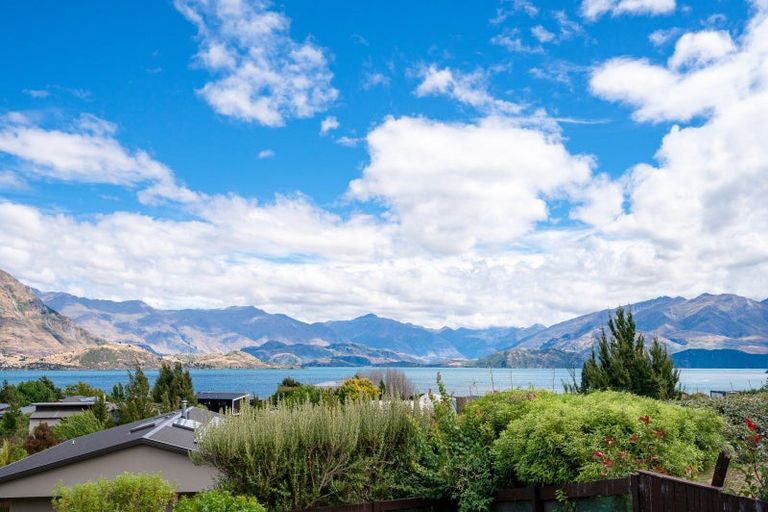 Photo of property in 3 Briar Bank Drive, Wanaka, 9305