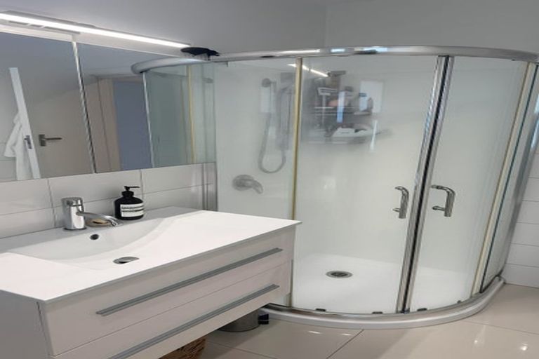 Photo of property in 2/68 Browns Road, St Albans, Christchurch, 8014