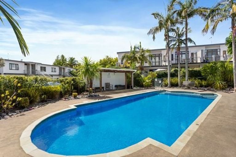 Photo of property in The Grange, 48/92 Bush Road, Albany, Auckland, 0632