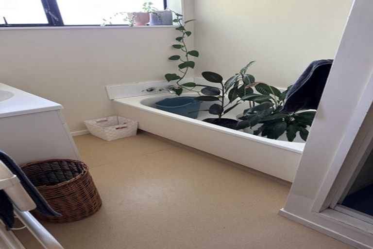 Photo of property in 4b Richmond Street, Wallaceville, Upper Hutt, 5018