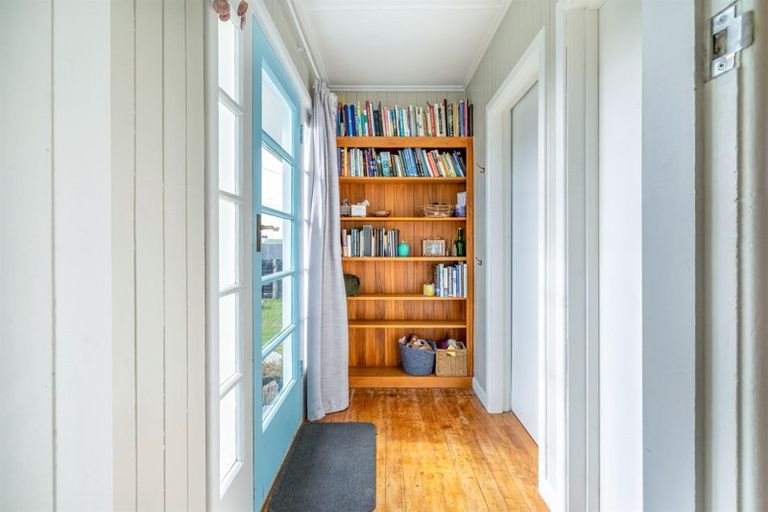 Photo of property in 246f Marine Parade, Bluff, 9814