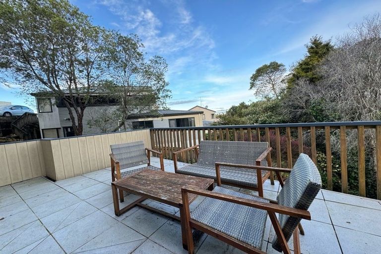 Photo of property in 49b Noeleen Street, Glenfield, Auckland, 0629
