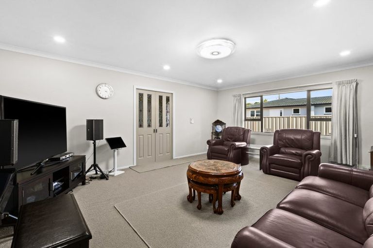 Photo of property in 28a Howard Road, Taradale, Napier, 4112