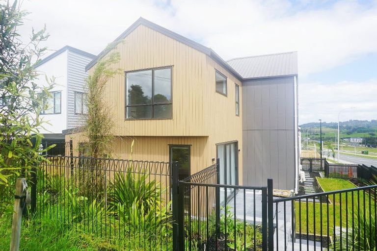 Photo of property in 1 Kea Road, Silverdale, 0932