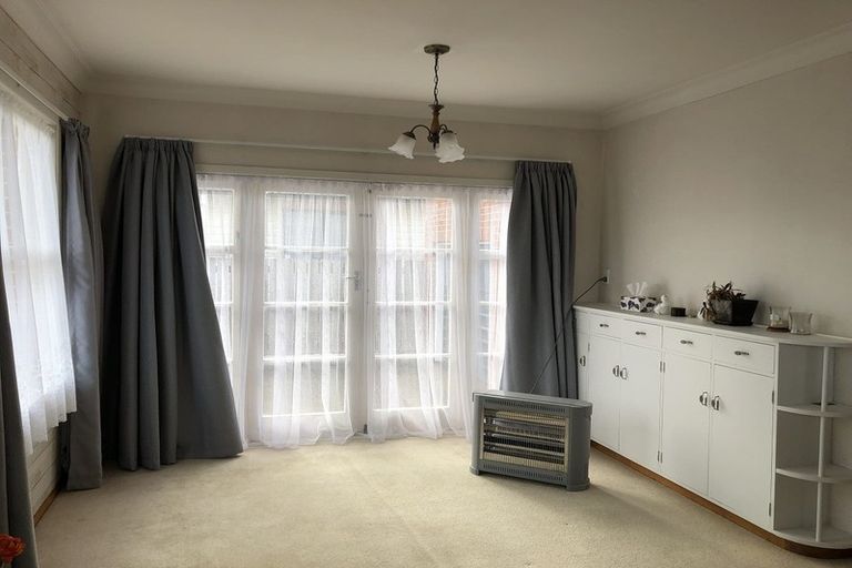 Photo of property in 22 Stanley Street, Levin, 5510