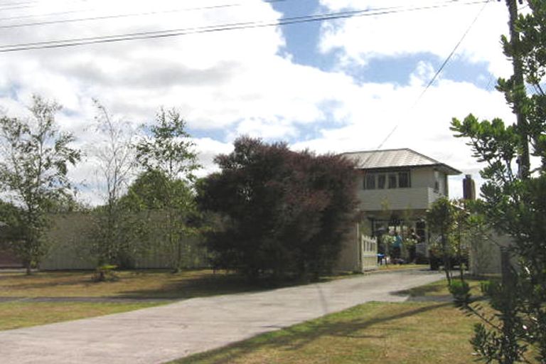 Photo of property in 254a East Coast Road, Forrest Hill, Auckland, 0620