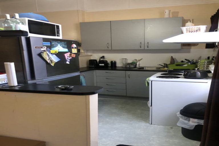 Photo of property in 236 Sutherland Road, Lyall Bay, Wellington, 6022