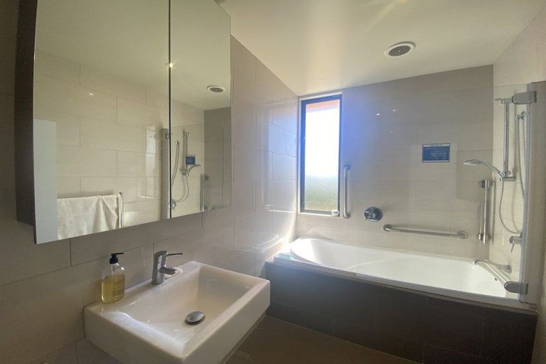 Photo of property in 16 Ellesmere Avenue, Jacks Point, Queenstown, 9371