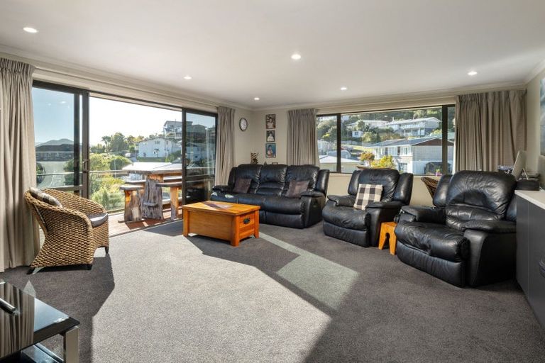 Photo of property in 12 Russell Street, Picton, 7220