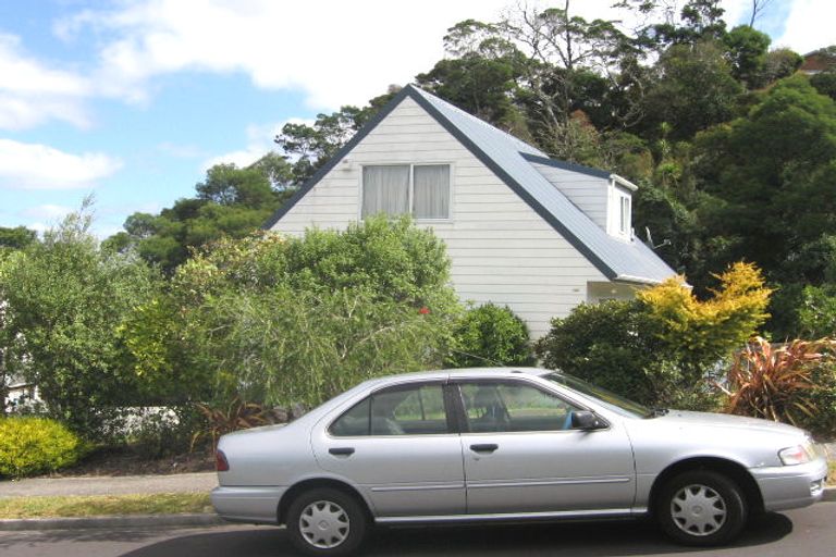 Photo of property in 1/22 Fernlea Rise, Bayview, Auckland, 0629