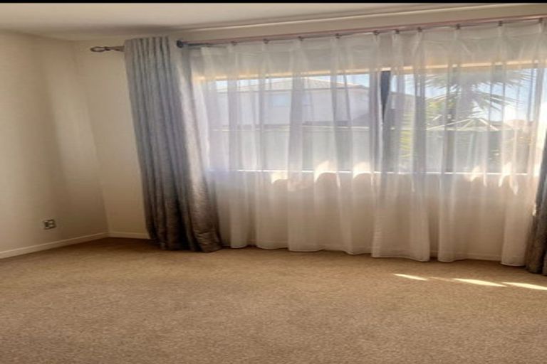 Photo of property in 16 Listack Drive, Flat Bush, Auckland, 2019