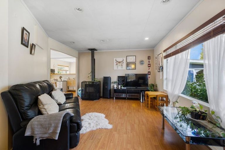 Photo of property in 98 Oxford Road, Okato, 4335