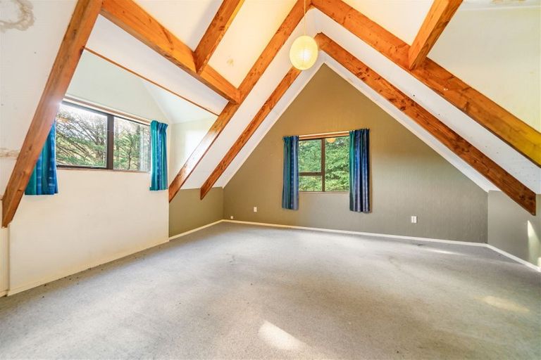 Photo of property in 122 Plateau Road, Te Marua, Upper Hutt, 5018