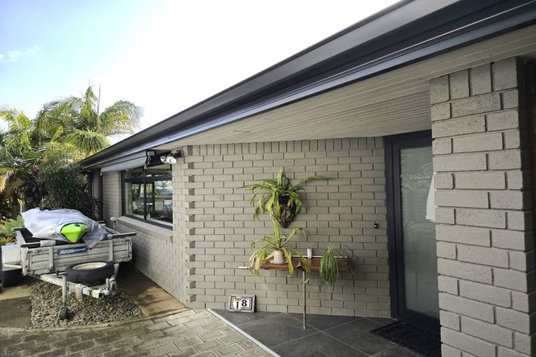 Photo of property in 18 Ruamoana Place, Omokoroa, 3114