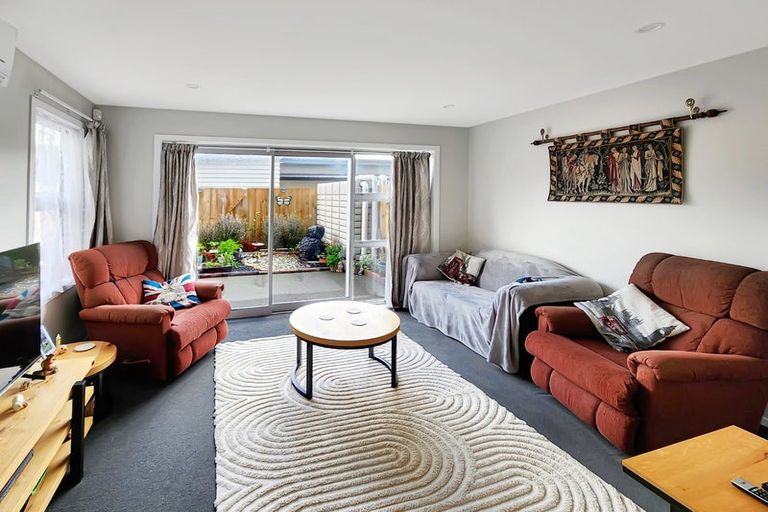 Photo of property in 5/6 Peel Place, Wainuiomata, Lower Hutt, 5014