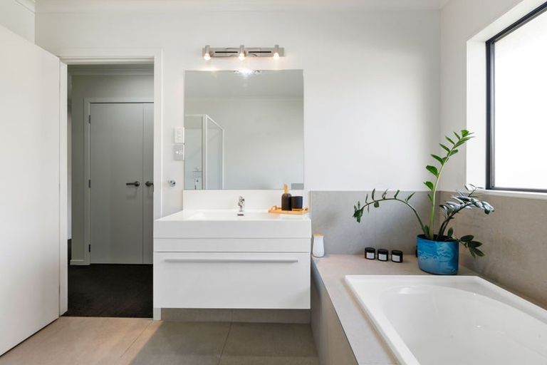 Photo of property in 24 Sirius Crescent, Rototuna North, Hamilton, 3210