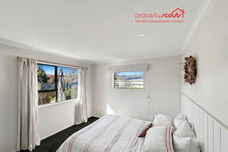 Photo of property in 2 Whitechapel Grove, Stokes Valley, Lower Hutt, 5019