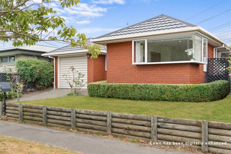Photo of property in 1 Ilfracombe Place, Burnside, Christchurch, 8053
