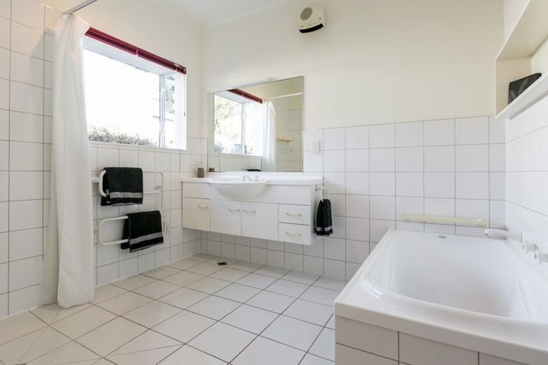 Photo of property in 31 Airini Road, Waimarama, Havelock North, 4294