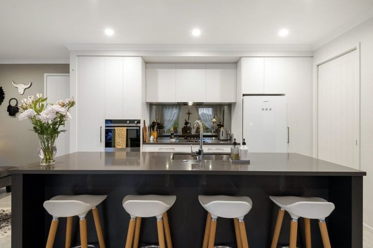 Photo of property in 23 Maraeariki Avenue, Orewa, 0931