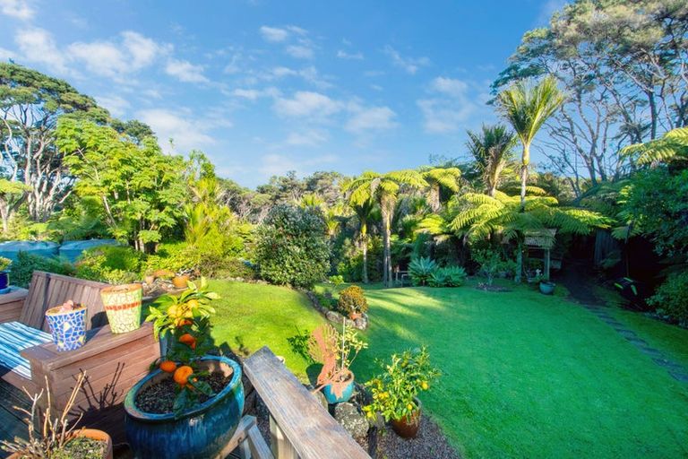 Photo of property in 125 Stoney Creek Drive, Waitakere, Henderson, 0782