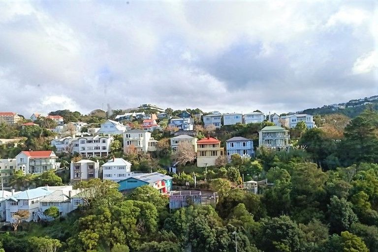 Photo of property in Terrace Tower Apartments, 10e/126 The Terrace, Wellington Central, Wellington, 6011