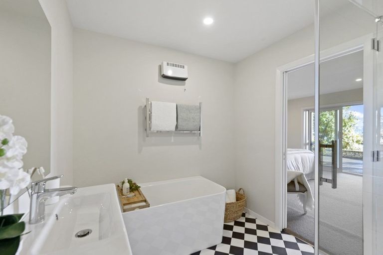 Photo of property in 21 Cannon Hill Crescent, Mount Pleasant, Christchurch, 8081