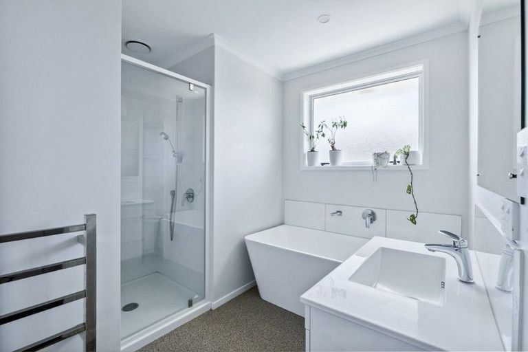 Photo of property in 28 George Street, Bulls, 4818