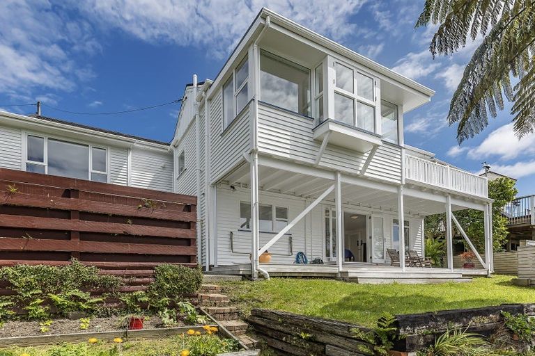Photo of property in 66 Seatoun Heights Road, Seatoun, Wellington, 6022