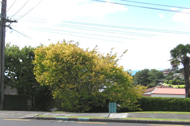 Photo of property in 2/16 Nigel Road, Browns Bay, Auckland, 0630