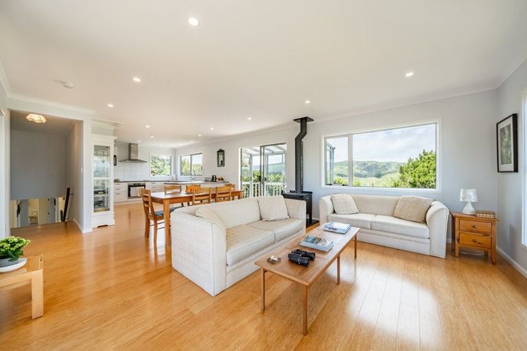 Photo of property in 12 The Track, Plimmerton, Porirua, 5026