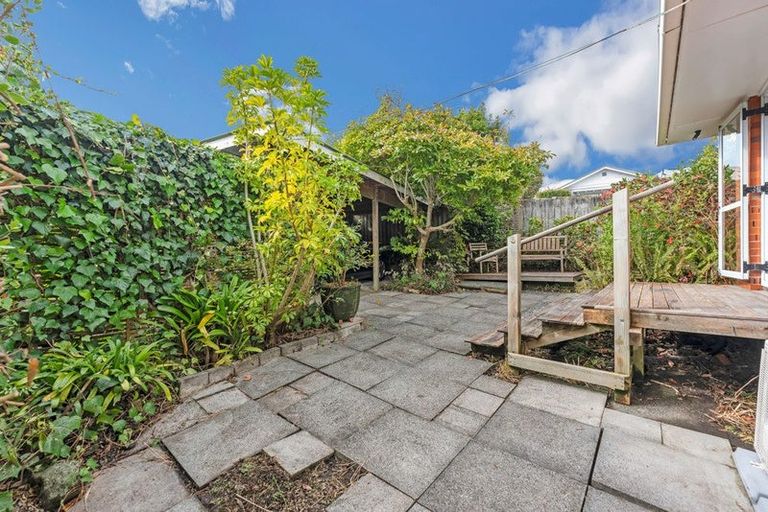 Photo of property in 1/263 Lake Road, Belmont, Auckland, 0622