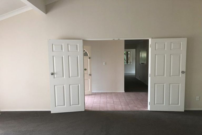 Photo of property in 23 Simon Owen Place, Golflands, Auckland, 2013