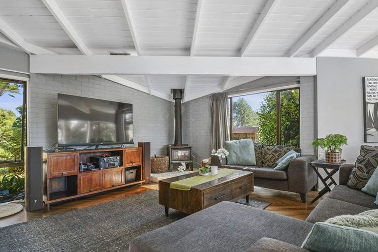 Photo of property in 412 Taupaki Road, Kumeu, 0892